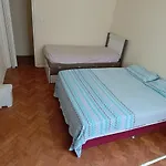 Quarto Em Apartamento Compartilhado